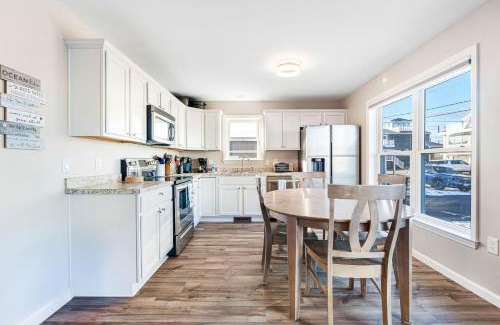 Hampton House | Island Escape Steps to Beach AC Updated