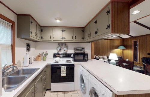 Oak Bluffs House | Island Getaway