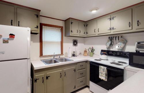 Oak Bluffs House | Island Getaway