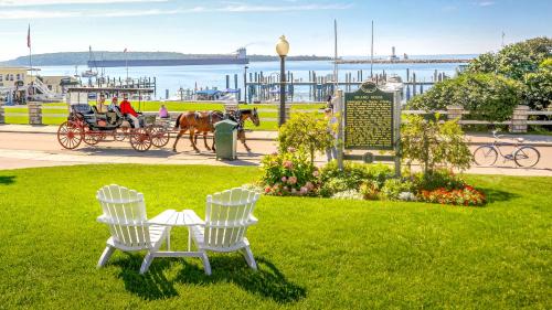 Mackinac Island Hotel | Island House Hotel