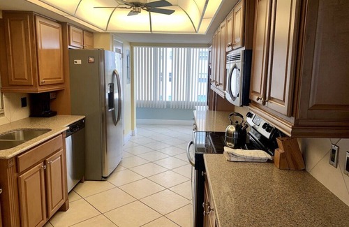 Siesta Key Resort | Island House Resort - Waterfront 2-bedroom condo directly on Siesta Key Beach!