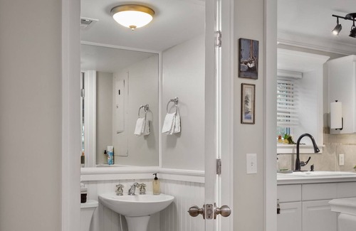 Hilton Head Apartment | ISLAND OASIS STEPS FROM BROAD CREEK