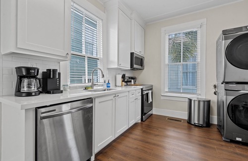 Galveston House | Island Pride Coastal Cottage - 2 King Beds on the East End!