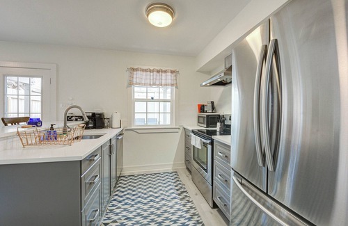Galveston Condo | Island Pride Coastal Condo - Steps to the Beach!