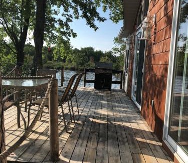 Nipissing House | Island Retreat at waters edge Boat&Motor Included