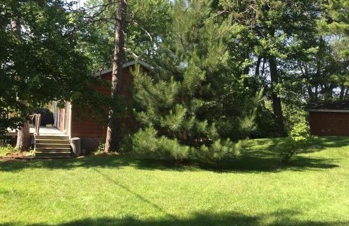 Nipissing House | Island Retreat at waters edge Boat&Motor Included