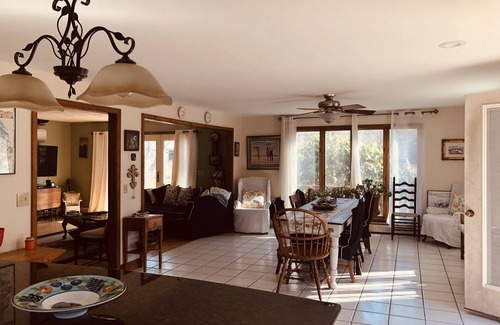Portsmouth House | ISLAND RETREAT with all the comforts of home plus more
