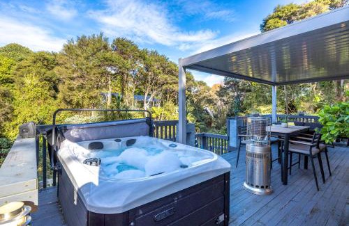 Ostend House | Island Sanctuary - Waiheke Holiday Home