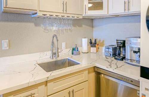 Maalaea Apartment | Island Sands #306