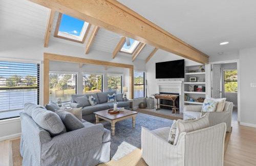 Litchfield by the Sea House | Island Serenity Lake View 3 Bedroom with Amenities