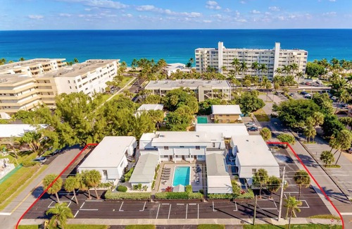 Deerfield Beach Apartment | Island Studio 105 | 400 Steps to Surf And Sand!
