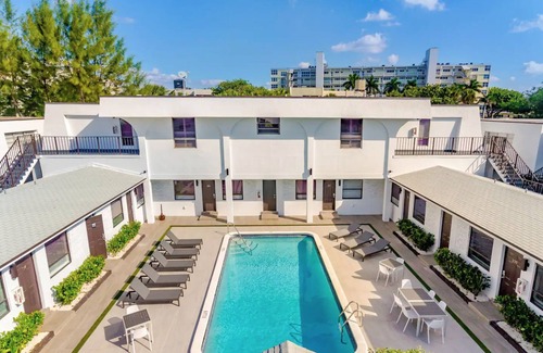 Deerfield Beach Apartment | Island Studio 105 | 400 Steps to Surf And Sand!