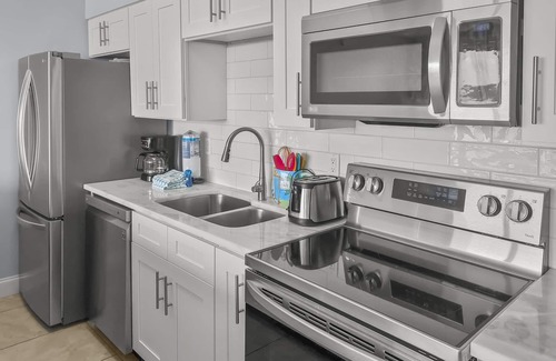 Fort Walton Beach Condo | Island Surf #8 * 1st Floor + Pool side + beachfront + beach service!