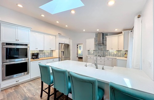 Melbourne Beach House | Island Vibes Beach House~ 4 min. Walk 2 Beach Heated Pool King Beds