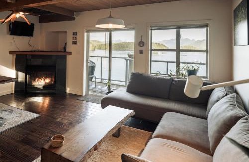 Tofino Apartment | Island Vista - Waterfront Condo