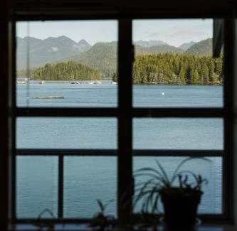 Tofino Apartment | Island Vista - Waterfront Condo