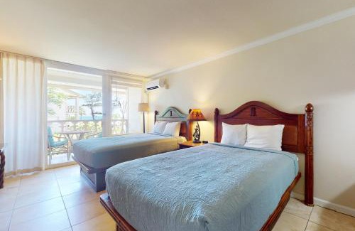 Wailua Hotel | Islander on the Beach 211