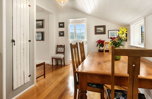 Lyttelton Cottage | Islay Cottage - Lyttelton Holiday Home