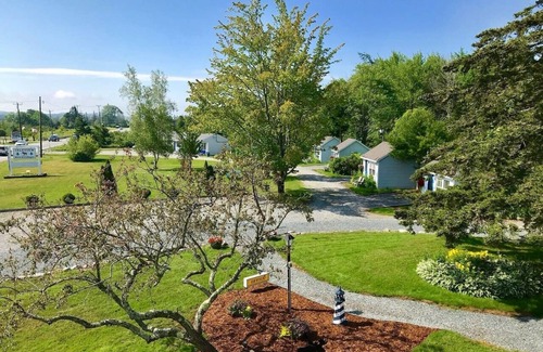 Trenton Cottage | Isleview Cottage 4 - 10 minutes to Acadia!