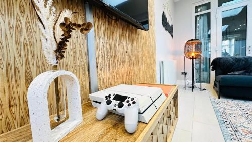 London Borough of Hounslow House | Isleworth House London by Smart Corporate Stays