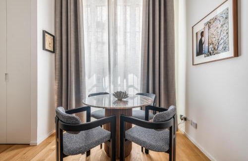 Zona Farini Apartment | Isola Luxury Apartment