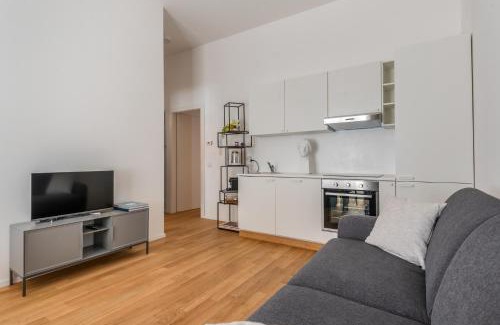 Zona Farini Apartment | Isola Luxury Apartment