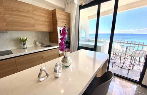 Luis Donaldo Colosio Apartment | IT BEACH: Exclusive BeachFront with Plunge Pool