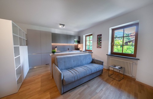 Caldaro Sulla Strada del Vino Apartment | 702A Apartments Central Living 2