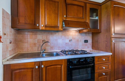 Castelnuovo di Val di Cecina Apartment | Cosy apartment for 8 people with pool, WIFI, TV, patio, pets allowed and parking
