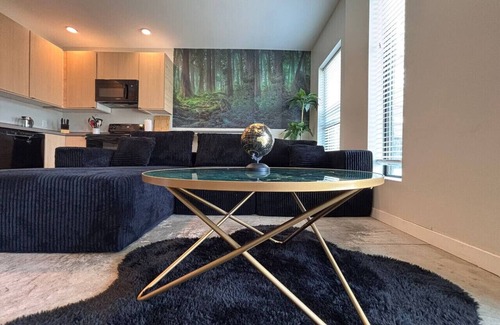Downtown Des Moines Apartment | It is a 2-bedroom unit located in downtown Des Moines!