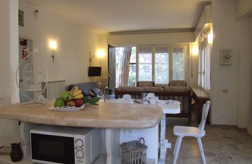 Marina di Castagneto Carducci Apartment | Nice apartment for 8 guests with WIFI, TV, patio and parking