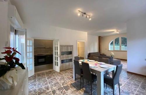Marina di Castagneto Carducci House | CAMELIA - MARINA DI CASTAGNETO CARDUCCI WITH 3 ROOMS