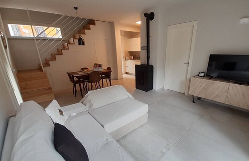 Marina di Castagneto Carducci Villa | Modern cottage with fenced garden, in pine forest 5 minutes walk from the sea