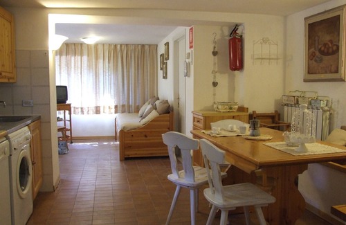 Marina di Castagneto Carducci Apartment | Elegant apartment by the sea. Le Camelie