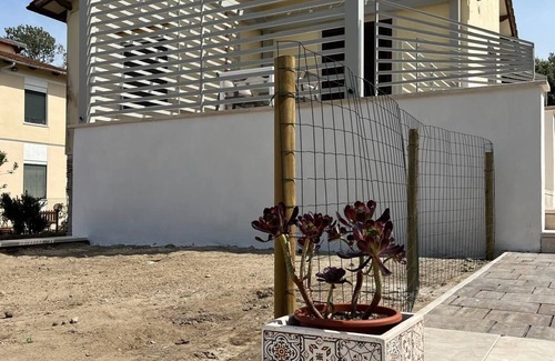 Tirrenia Apartment | Tirrenia 250m from the Beach House with Terrace and Garden