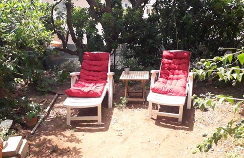 Castiglioncello Apartment | A garden on the bay