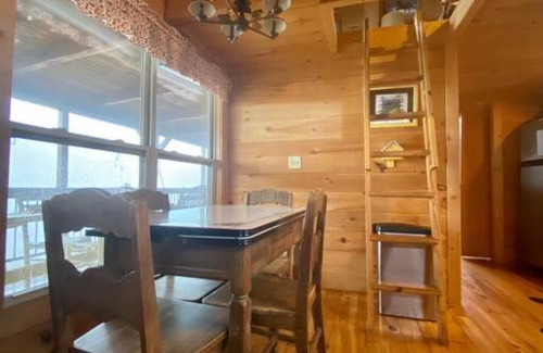 Fancy Gap House | It's Five O'Clock Here - Cozy Waterfront Cabin with a HOT TUB on the Blue Ridge Parkway! Pet Friendly
