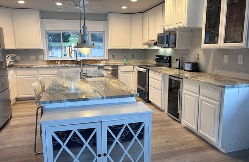 Freeland House | It's like you are FLOATING on Water! Low Bank Waterfront!