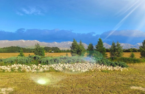 Ben Ohau Cottage | It's outside town center. Enjoy the mountain view in day time and dark night sky