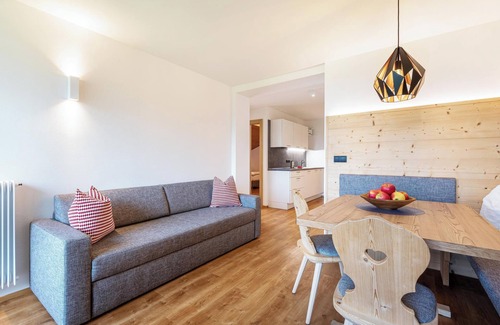 Castelrotto Apartment | Apartment “Haus Lohengrin - Ferienwohnung 4” with Mountain View, Wi-Fi, Balcony & Garden