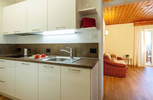 Castelrotto Apartment | Apartment “Haus Lohengrin - Ferienwohnung 2” with Mountain View, Wi-Fi, Balcony & Garden