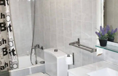 Tarragona Apartment | Italia -Triple Room with Private Bathroo