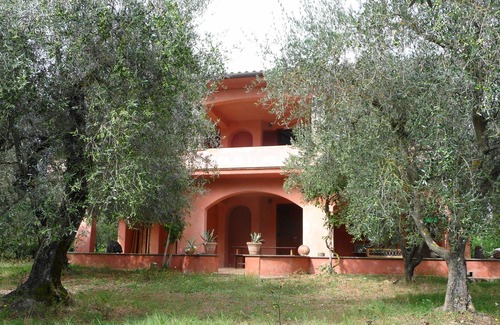 San Lorenzo Nuovo Apartment | Italian country villa in midst of an olive grove overlooking the Bolsena Lake