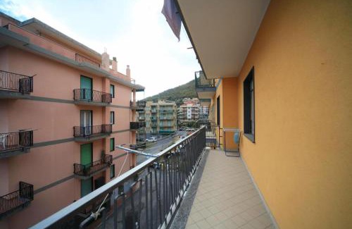 Borghetto Santo Spirito Apartment | Italianway - Giardini 13