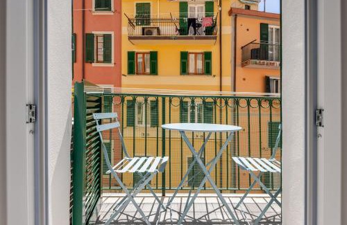 Riomaggiore Apartment | Italove Riomaggiore Lux Exclusive Apt with balcony