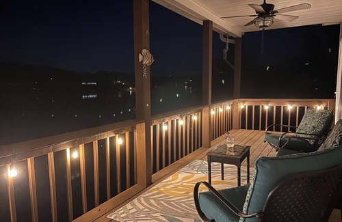 Jones Mills House | It’s summertime! Come relax at Tranquil Lake Catherine townhome