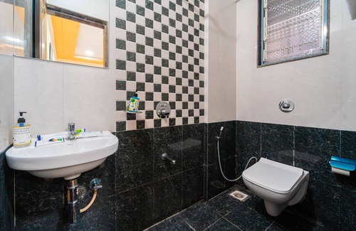 Hadapsar Hotel | Itsy Hotels Anand Executive, Near Amanora