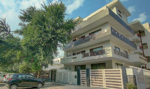 Noida Hotel | Itsy Hotels Swastika Inn Sector 26