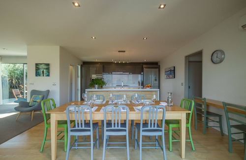 Wanaka House | IVP Island View Place - luxury architect designed with stunning lake views