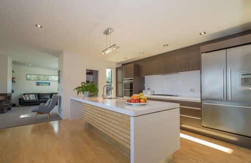 Wanaka House | IVP Island View Place - luxury architect designed with stunning lake views